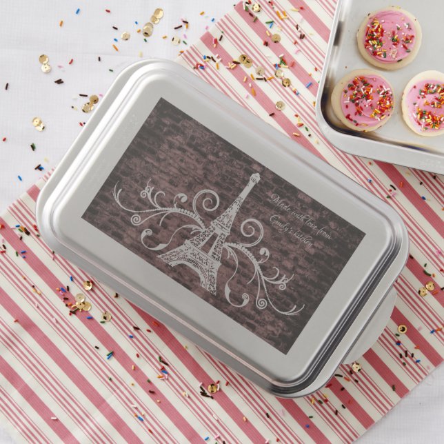 Pink Eiffel Tower Grunge Cake Pan (In Situ)