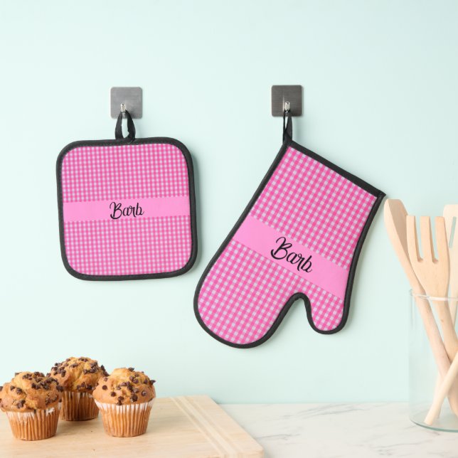 Pink GIngham Check personalized Oven Mitt & Pot Holder Set (Insitu(Hanging))