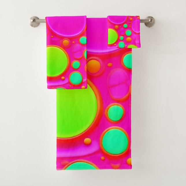 Pink & Green Circles Bath Towel Set (Insitu)