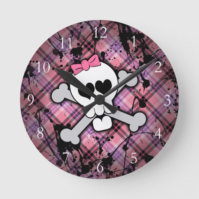 Pink Grunge Skull w/ Crossbones Hearts Round Clock (Front)