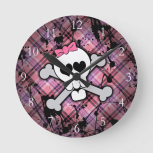 Pink Grunge Skull w/ Crossbones Hearts Round Clock