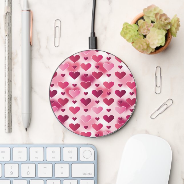 Pink Hearts Pattern In Various Shades Of Pink Wireless Charger (Desk)
