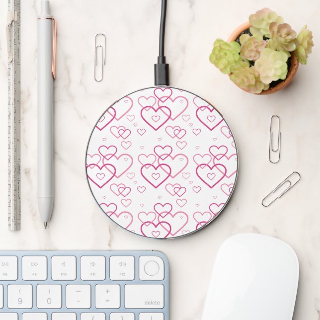 Pink Hollow Heart Shapes Pattern Wireless Charger (Desk)