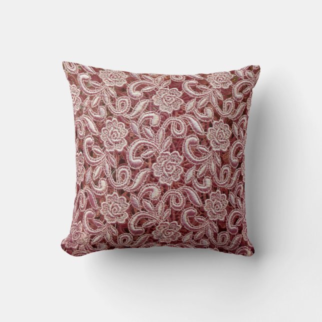 Pink lace, vintage roses pattern. throw pillow (Front)