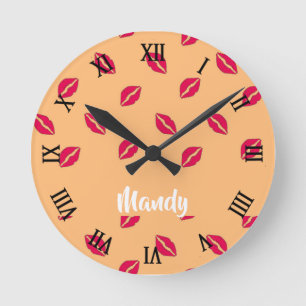 Pink lips pattern round clock