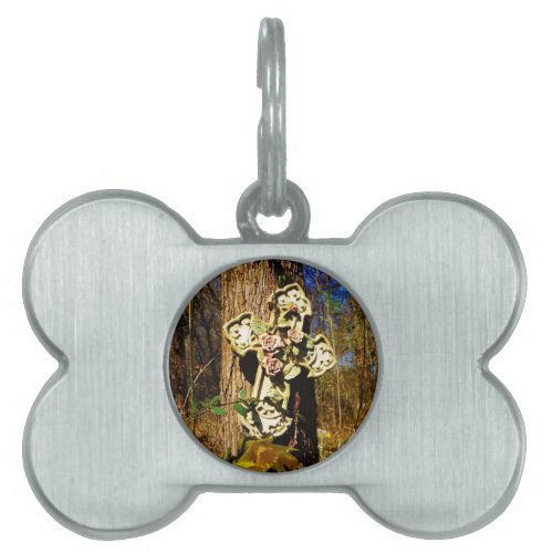 Pink rose cover cross with yellow daffodil pet tag