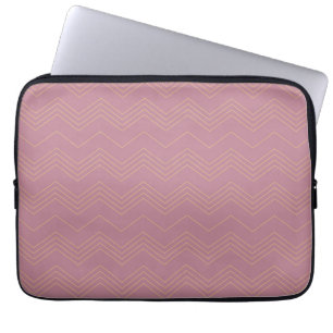 Pink, simple, modern, cool, trendy zigzag pattern laptop sleeve