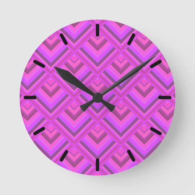 Pink stripes scale pattern round clock (Front)