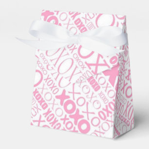 Pink & White Hugs & Kisses Pattern Tent Favor Box