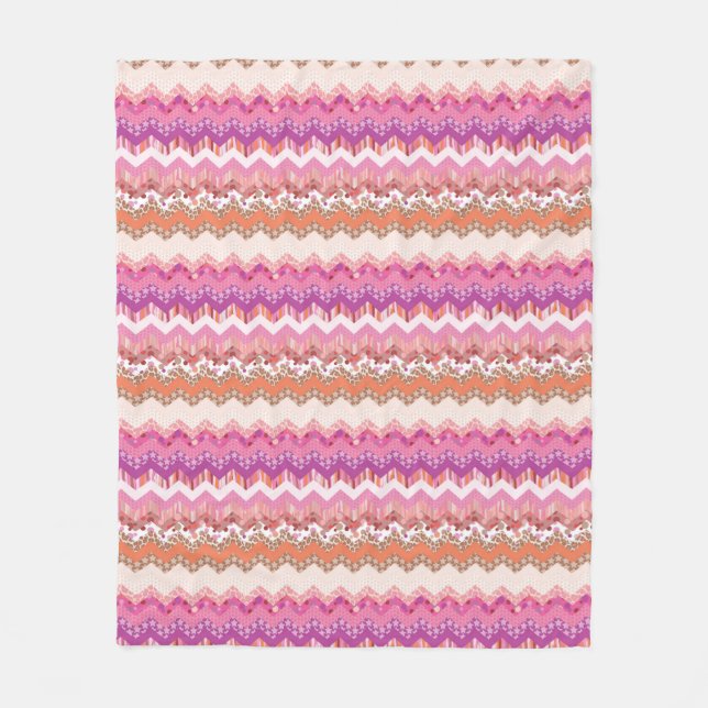 Pink zigzag background fleece blanket (Front)