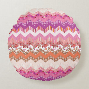 Pink zigzag background round pillow