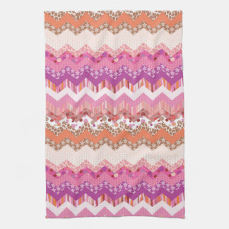 Pink zigzag background towel