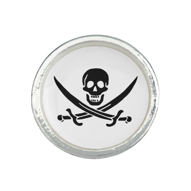 Pirate Flag Skull Crossed Swords Ring (Front)