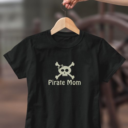 Pirate Mom Personalized Halloween Skull Crossbones T_Shirt