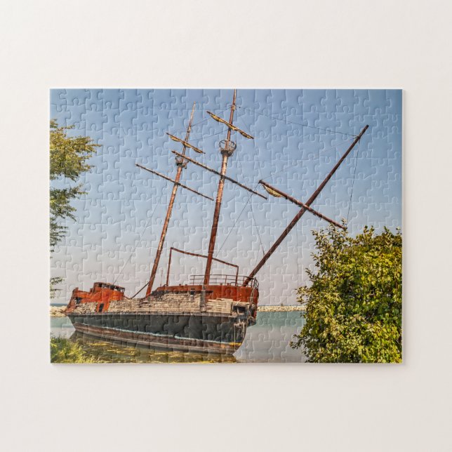 Pirate Ship or Sailing Ship	- 252 piece Jigsaw Puzzle (Horizontal)