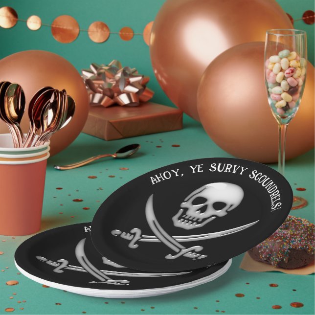 Pirate Skull and Sword Crossbones Paper Plates (Multi)