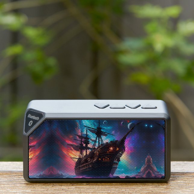 Pirate SpaceShip Lands on Another Planet Bluetooth Speaker (Insitu(Outdoor))
