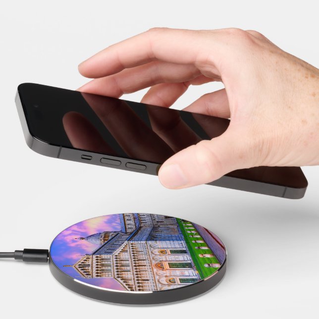 Pisa sunset wireless charger  (Hand)