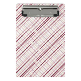 Plaid Hearts Clipboard – Whimsical Burgundy Design