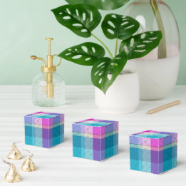 Plaid Holiday Favor Box