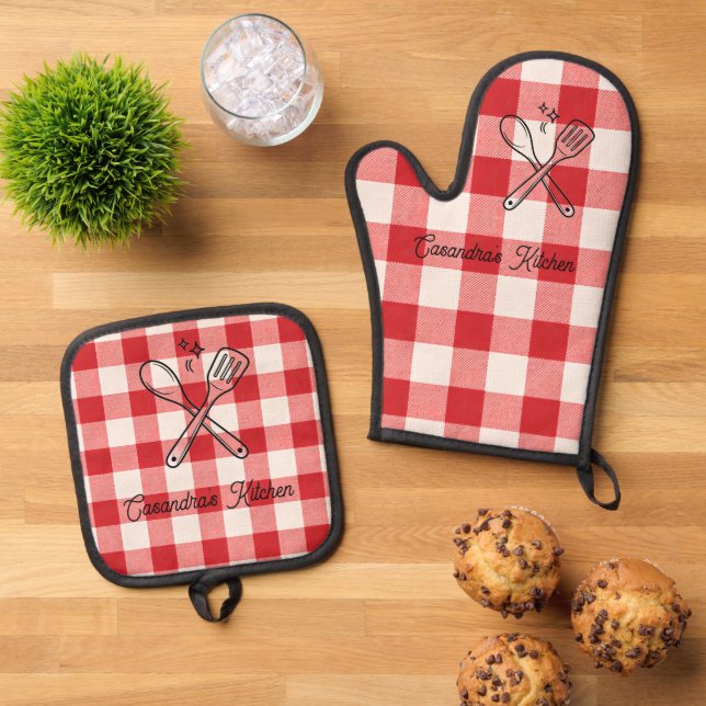 Plaid Red & White Custom Name Gift Oven Mitt & Pot Holder Set (Top Down)