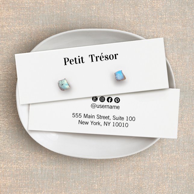 Plain White Stud Earring Display (Creator Uploaded)