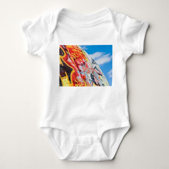 planet graffiti baby bodysuit (Front)