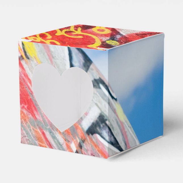 planet graffiti favor boxes (Front Side)