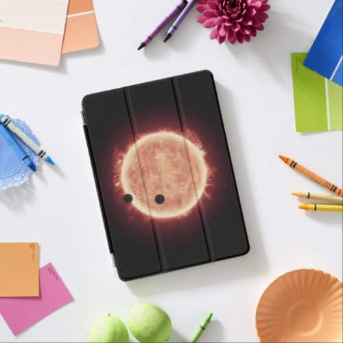 Planets Transiting Red Dwarf Star In Trappist_1 iPad Air Cover
