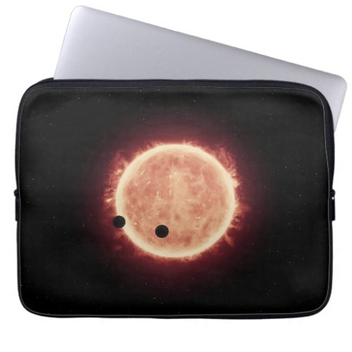 Planets Transiting Red Dwarf Star In Trappist_1 Laptop Sleeve