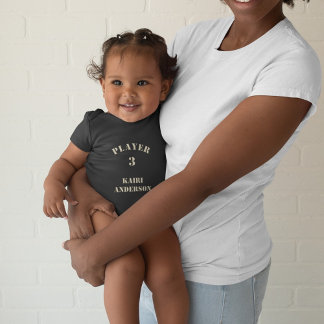 Player 3 with Namen and Number (in sand) Baby Bodysuit