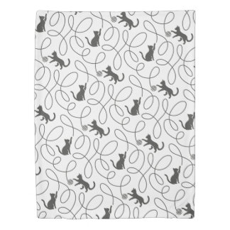 Playful Black Cat and Yarn Ball Pattern Duvet Cover