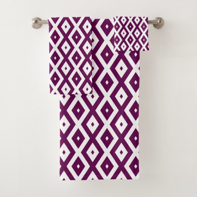 Plum purple and white diamond pattern bath towel set (Insitu)