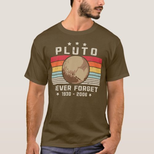 PLUTO NEVER FORGET Retro Style Funny Space Vintag T_Shirt