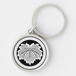 Pointed-leaf ivy in circle keychain