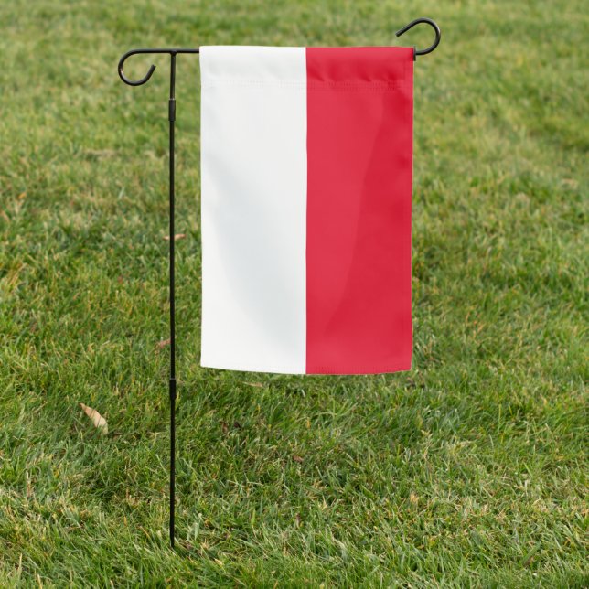 Poland Garden Flag (In SItu)