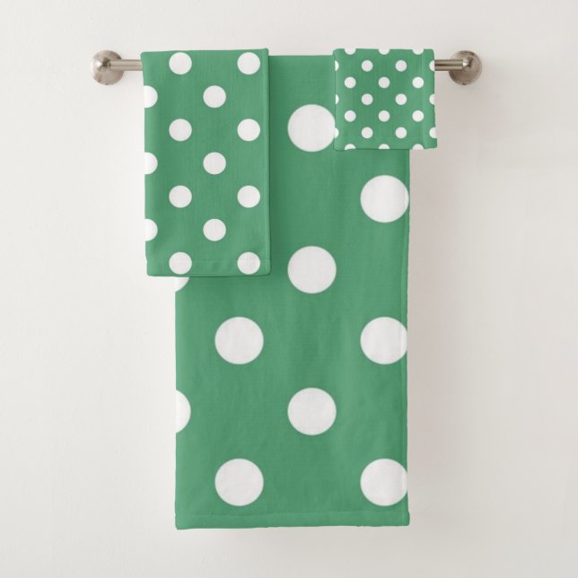 Polka dot pattern bath towel set (Insitu)