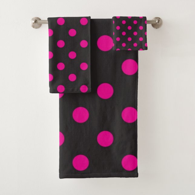 Polka dot pattern bath towel set (Insitu)