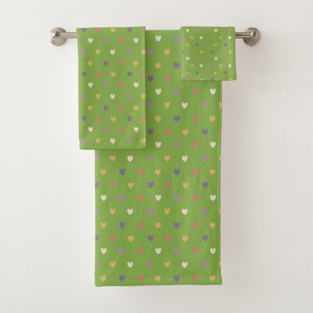 Polka hearts on greenery green bath towel set (Insitu)