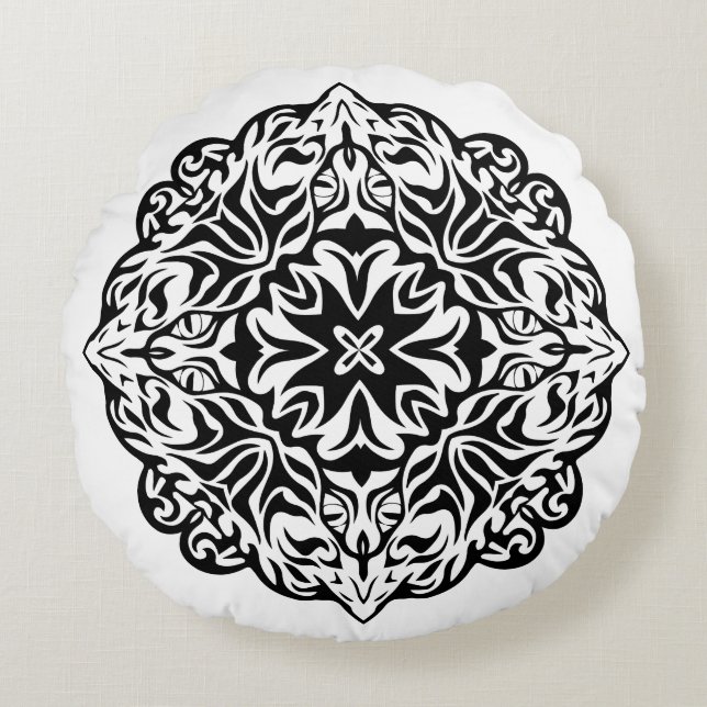 Polynesian Maori style tattoo mandala ethnic art Round Pillow (Front)