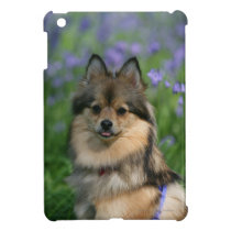 Pomeranian in the Grass iPad Mini Case