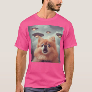 Pomeranian Selfie With Ufos Strange Print Graphic  T-Shirt