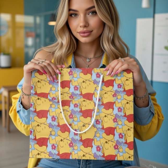 Pooh Large Gift Bag (Creator Uploaded)
