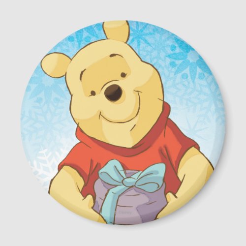 Pooh With Gift Magnet