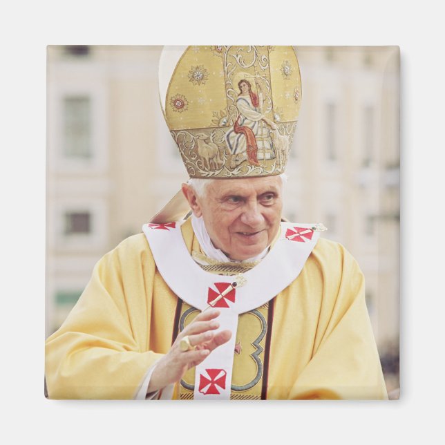 Pope Benedict XVI T-Shirt Magnet (Front)