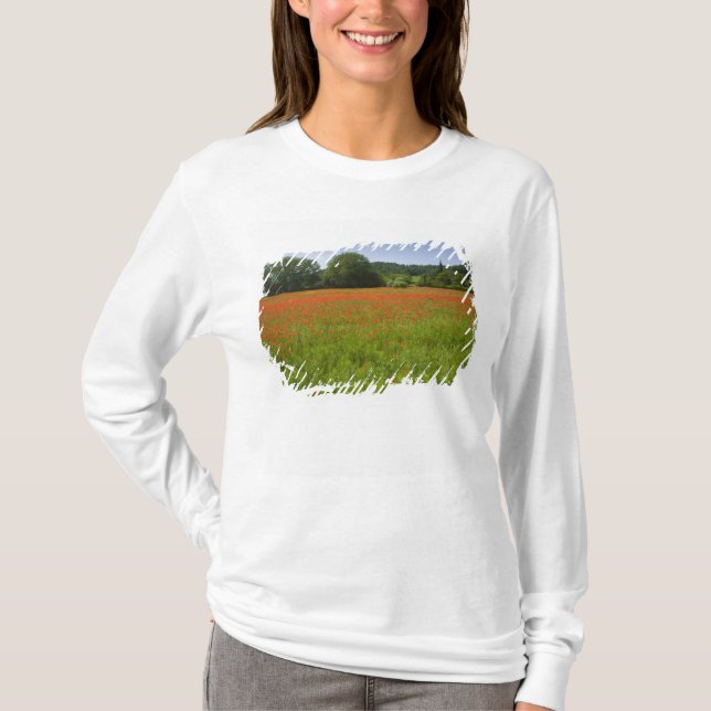 Poppy field, Chiusi, Italy T-Shirt (Front)