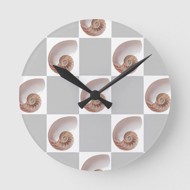 Porcelain Seashell Minimalist Checkerboard Pattern Round Clock (Front)