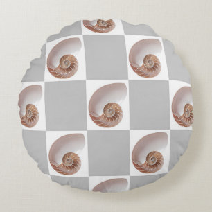 Porcelain Seashell Minimalist Checkerboard Pattern Round Pillow