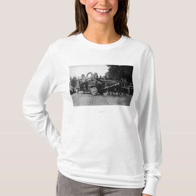 Portland, OR Rose Festival Parade Horses T-Shirt (Front)