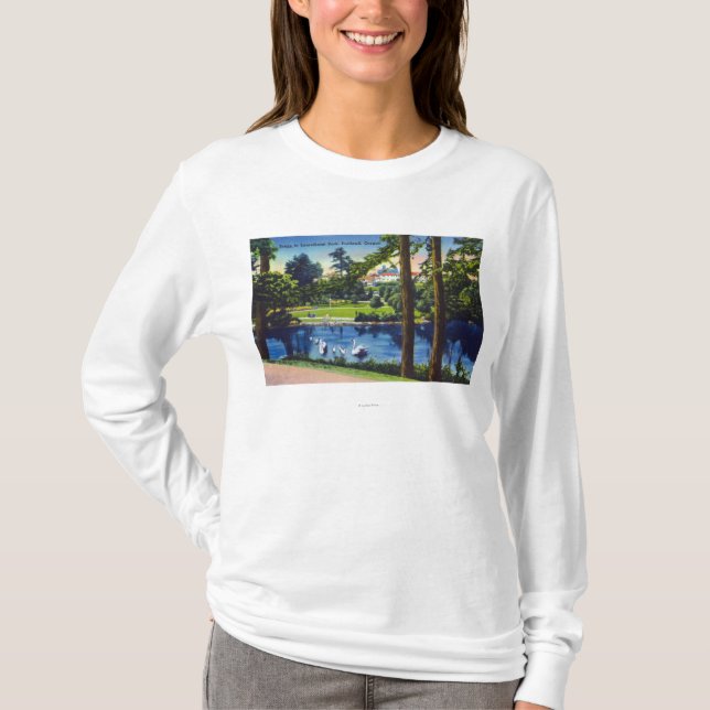 Portland, OregonLaurelhurst Park Scene T-Shirt (Front)
